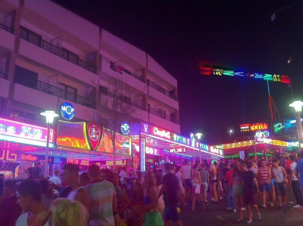 Coconut Apartments - Adults Only Magaluf  Bagian luar foto